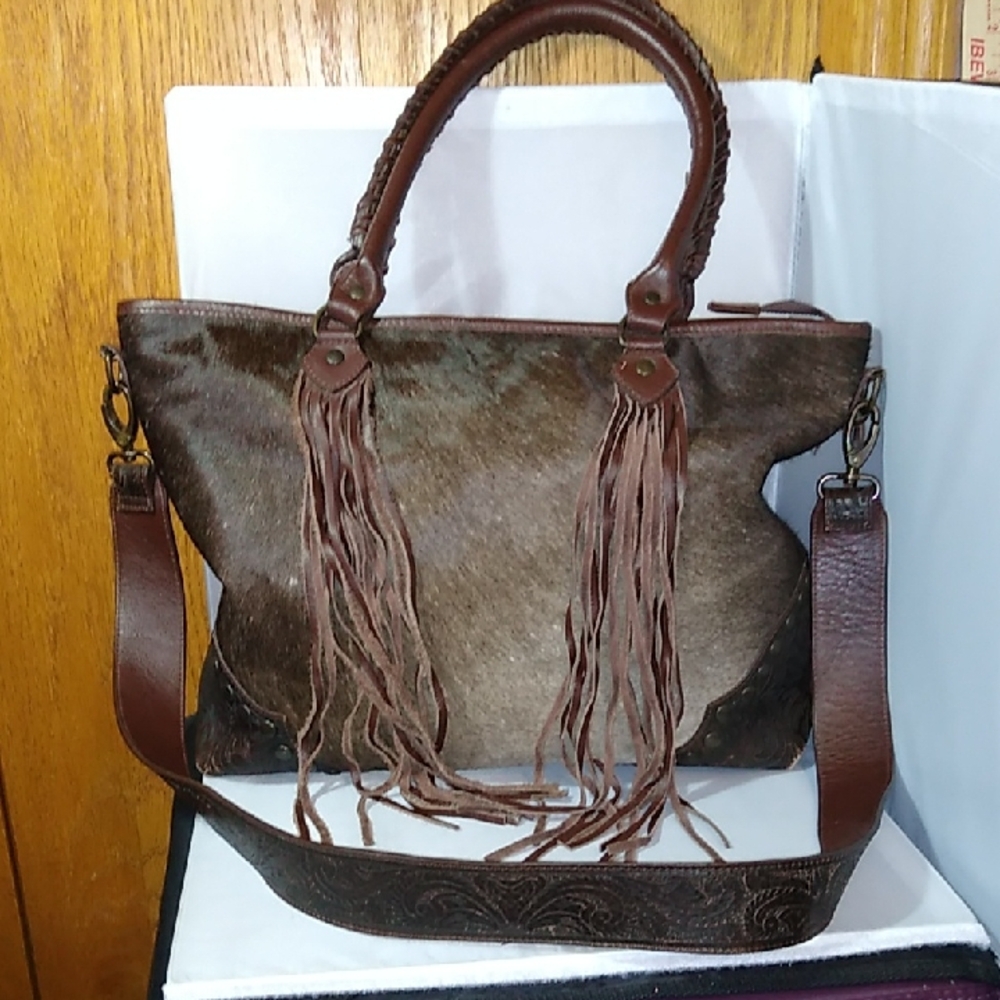 Idyllwind leather and cow hair large tote and wallet - Picture 3 of 16